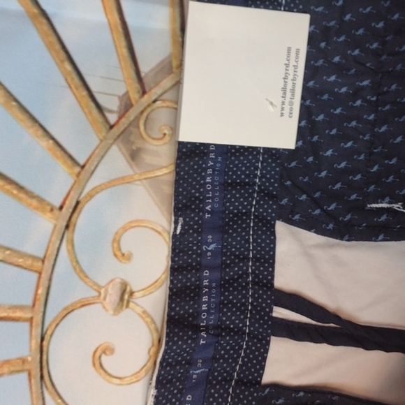 Tailorbyrd - white flat front shorts size 34 - Picture 2 of 5